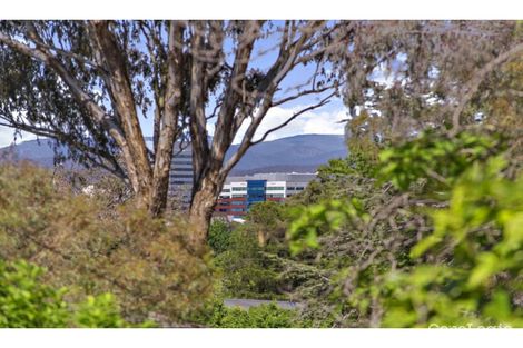 Property photo of 17 Glynn Street Hughes ACT 2605