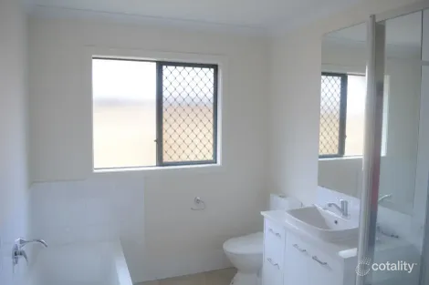 Property photo of 13 Andersson Court Highfields QLD 4352