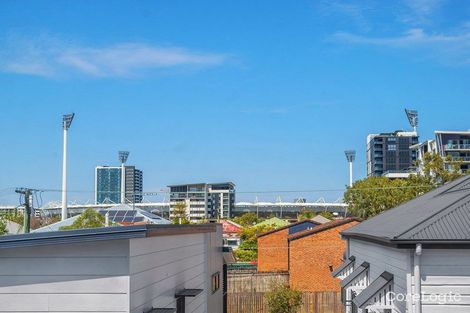 Property photo of 98A Bromley Street Kangaroo Point QLD 4169