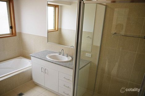 Property photo of 148 Brooklyn Drive Bourkelands NSW 2650