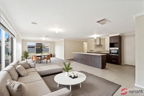Property photo of 25 Holloway Street Manor Lakes VIC 3024