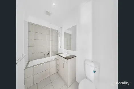 Property photo of 1 Herne Path Wyndham Vale VIC 3024