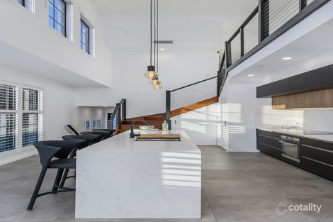 Property photo of 4/7 Chirn Crescent Labrador QLD 4215