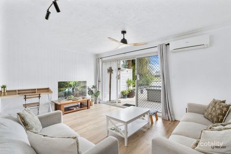 Property photo of 2/2-10 Coolgardie Street Elanora QLD 4221