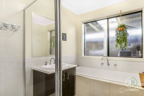 Property photo of 4 Caropepe Avenue Pakenham VIC 3810