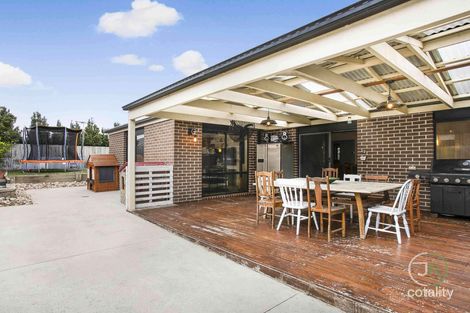 Property photo of 4 Caropepe Avenue Pakenham VIC 3810
