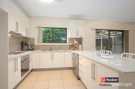Property photo of 2/755 Henry Lawson Drive Picnic Point NSW 2213
