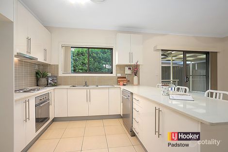 Property photo of 2/755 Henry Lawson Drive Picnic Point NSW 2213