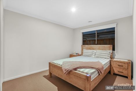 Property photo of 17 Wingfield Parkway Williams Landing VIC 3027