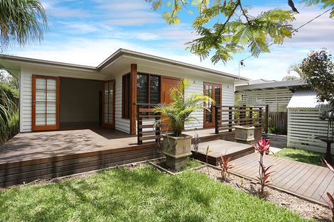 31 Mole Ave, Southport, QLD 4215