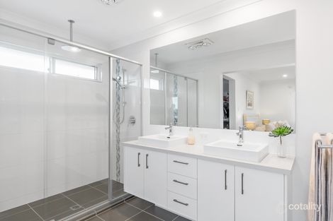 Property photo of 8 Kimberley Creek Road Upper Coomera QLD 4209