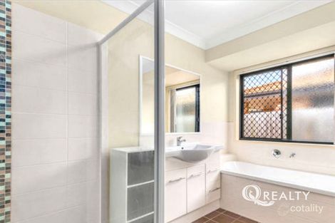 Property photo of 14 Zain Street Heritage Park QLD 4118