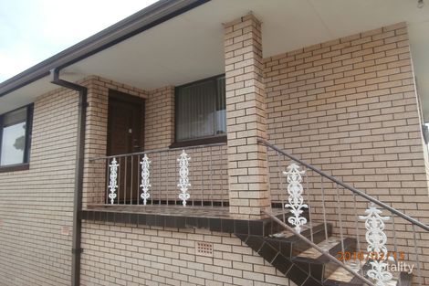Property photo of 2/2 St Cloud Crescent Lake Heights NSW 2502