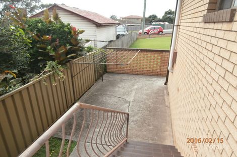 Property photo of 2/2 St Cloud Crescent Lake Heights NSW 2502