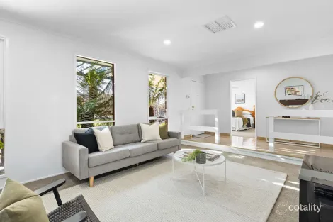 Property photo of 63 Veronica Crescent Mill Park VIC 3082