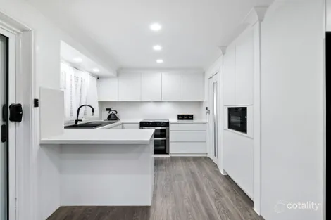Property photo of 1 Lillyvicks Crescent Ambarvale NSW 2560