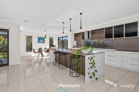 Property photo of 2 Eynesbury View Wollert VIC 3750