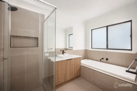 Property photo of 11 Birchall Crescent Leneva VIC 3691