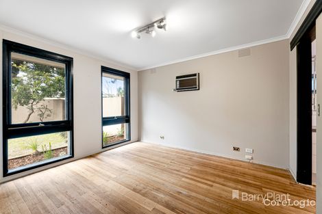Property photo of 8 Cormorant Place Dingley Village VIC 3172