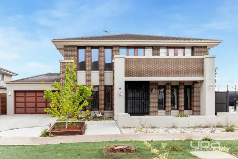 4 Seine Pl, Caroline Springs, VIC 3023