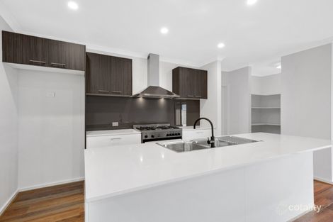 Property photo of 5 Chapelton Way Werribee VIC 3030