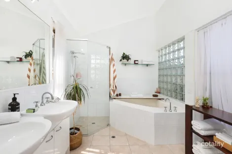 Property photo of 64 Wavell Avenue Pelican Waters QLD 4551