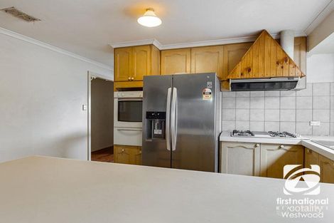 Property photo of 50 Tamarind Crescent Werribee VIC 3030