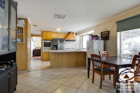 Property photo of 50 Tamarind Crescent Werribee VIC 3030