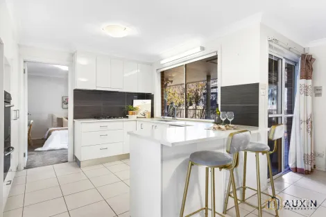 Property photo of 10 Swan Place Pennant Hills NSW 2120