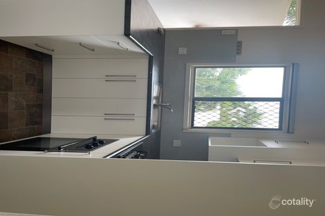 Property photo of 33 Burwood Close Andergrove QLD 4740