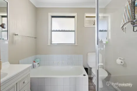 Property photo of 28 Gearing Street Maryborough VIC 3465