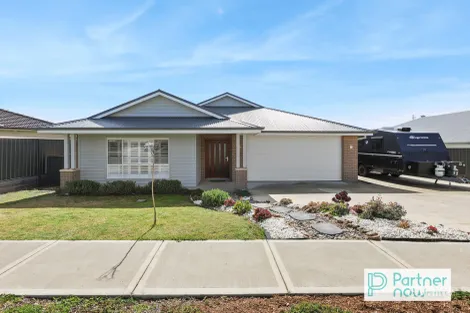 16 Evesham Cct, North Tamworth, NSW 2340