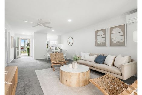 Property photo of 21/2018 Wynnum Road Wynnum West QLD 4178