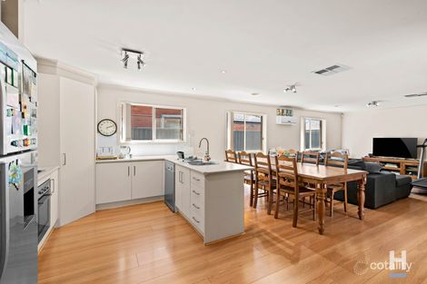 Property photo of 14 Laurina Link Pakenham VIC 3810