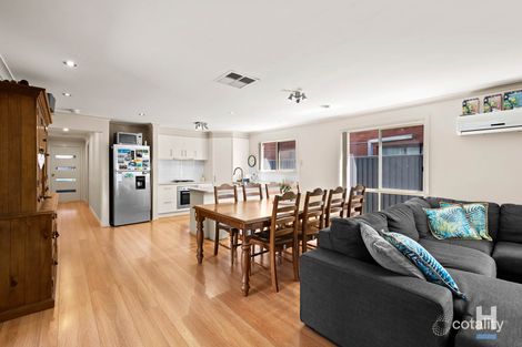 Property photo of 14 Laurina Link Pakenham VIC 3810