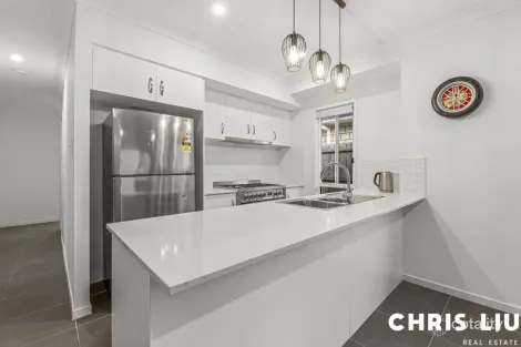 Property photo of 10 Gulliver Crescent Logan Reserve QLD 4133
