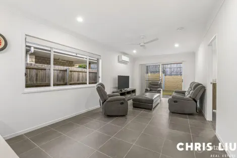 Property photo of 10 Gulliver Crescent Logan Reserve QLD 4133
