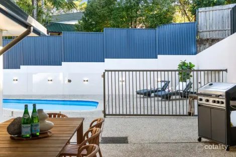 Property photo of 8 Daniel Crescent Ashmore QLD 4214