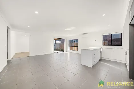 Property photo of 83 Toolern Waters Drive Weir Views VIC 3338