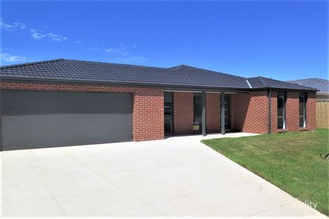 Property photo of 27 Water Lily Road Bunyip VIC 3815