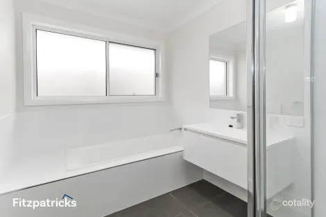 Property photo of 2/1 Lee Way Lloyd NSW 2650