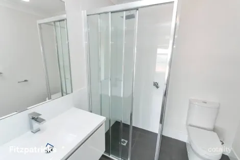 Property photo of 2/1 Lee Way Lloyd NSW 2650