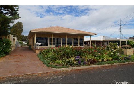 Property photo of 34 Fairbridge Road Halls Head WA 6210