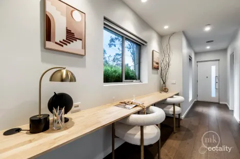 Property photo of 1 Brushtail Close Eltham North VIC 3095