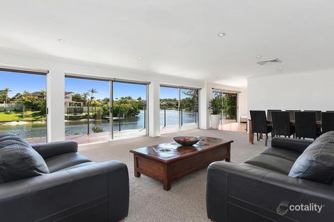 Property photo of 20 Selkirk Avenue Benowa QLD 4217