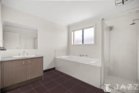 Property photo of 13 Maddock Street Point Cook VIC 3030