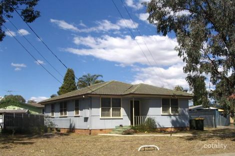 Property photo of 14 Tasman Avenue Lethbridge Park NSW 2770
