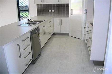 Property photo of 6 Thomas Street Gracemere QLD 4702