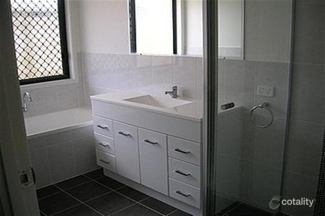 Property photo of 6 Thomas Street Gracemere QLD 4702