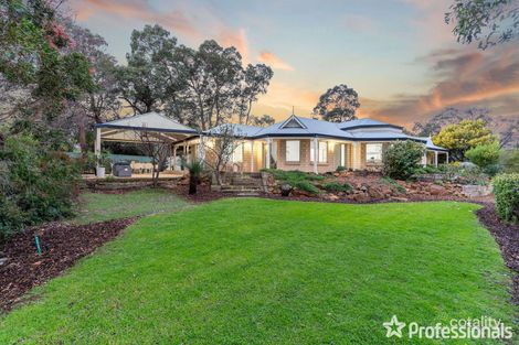 6 Shasta Rd, Lesmurdie, WA 6076